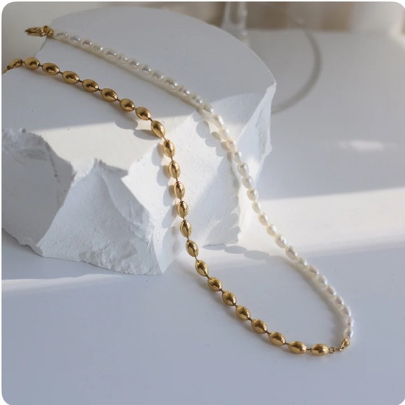 BROOK & BLOOM VERA 18K GOLD PLATED NECKLACE - Picture 3 of 8